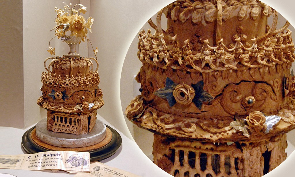 World's oldest wedding cake made in 1898 survived WW2 bomb. dailymail....
